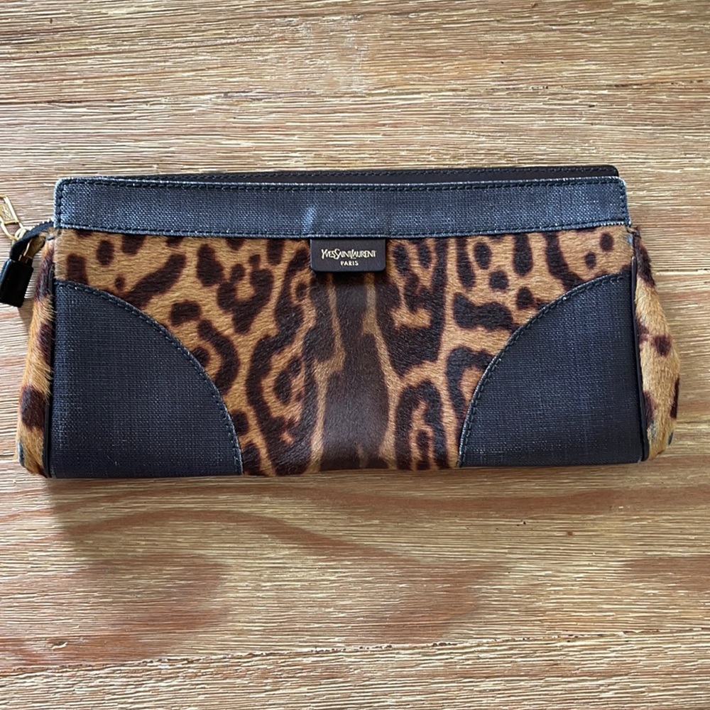 🌟RARE YSL LEOPARD CLUTCH🌟